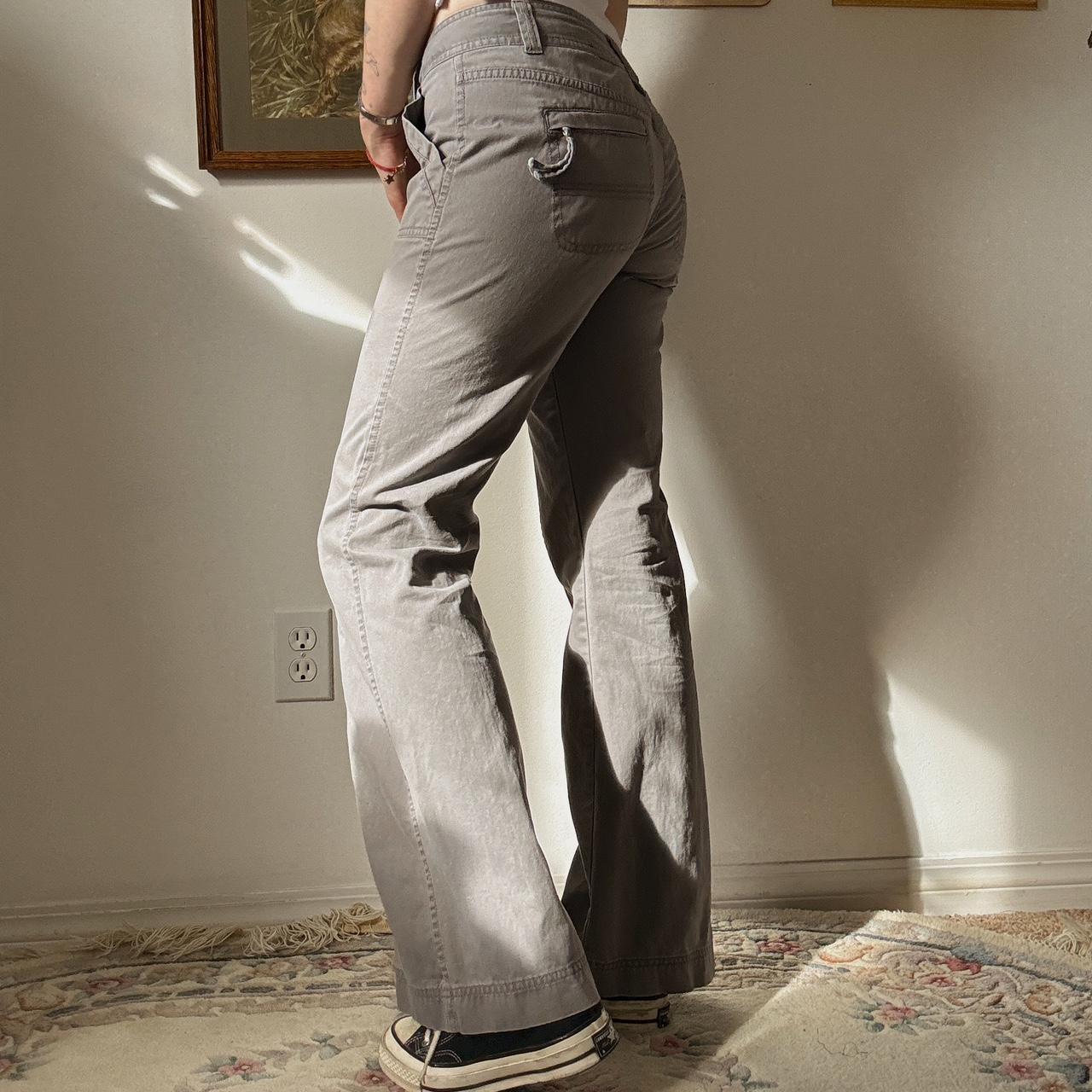 Grey low rise cargo pants (S)