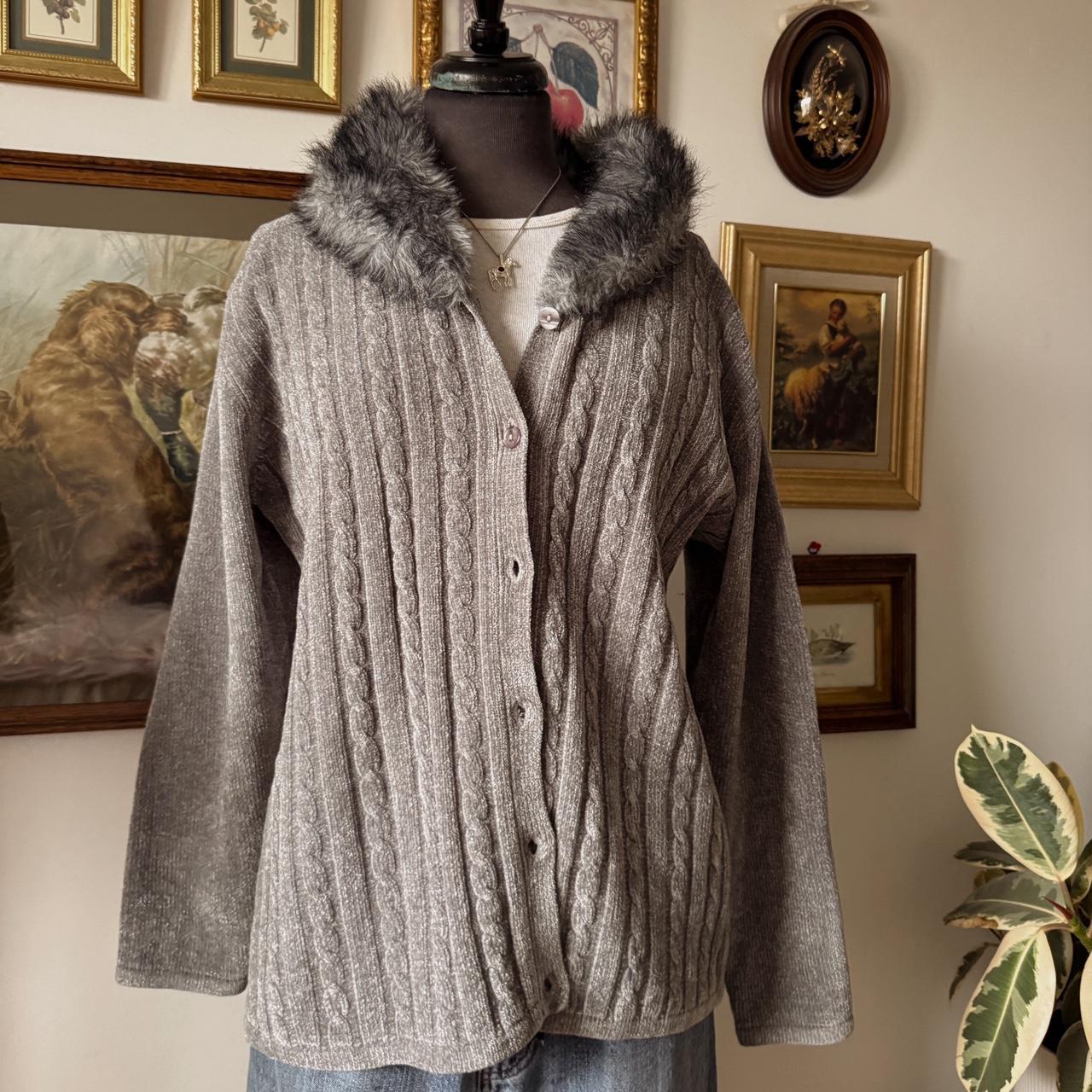 Grey knit faux fur cardigan (L)