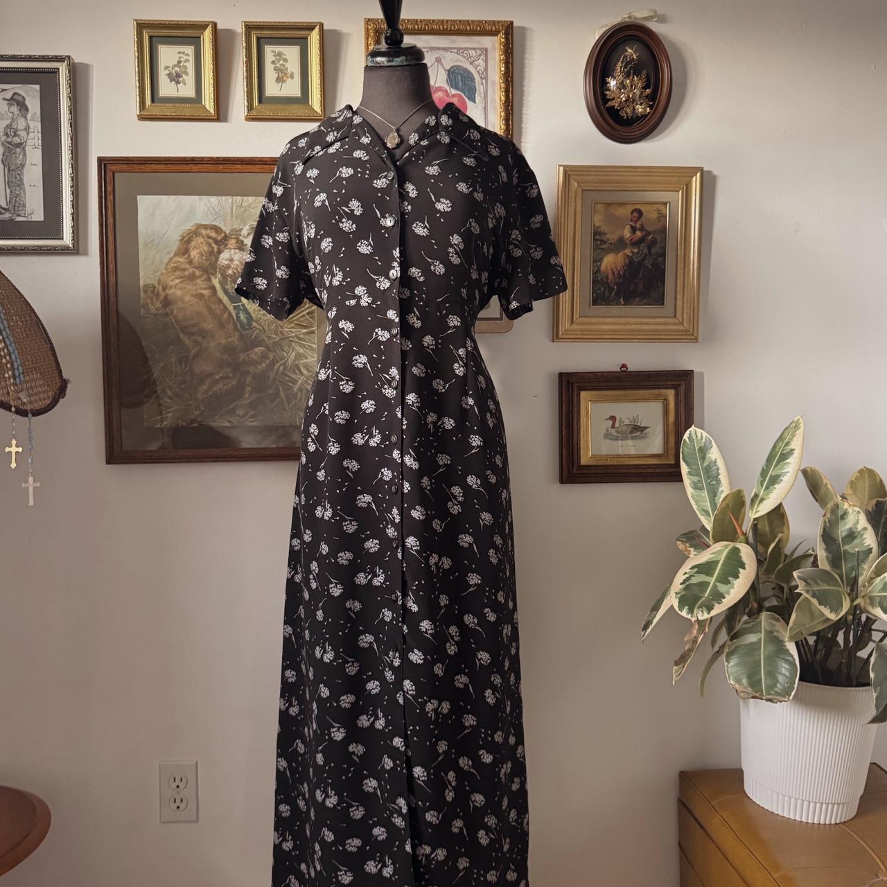 Black floral cottage maxi dress (L)