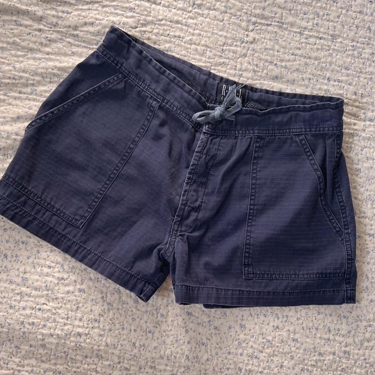 Navy cargo mini shorts (M)