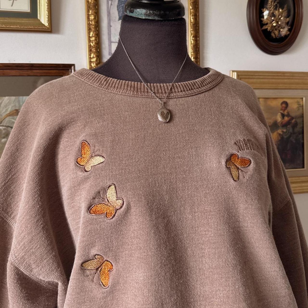 Cozy butterfly sweatshirt (XL)