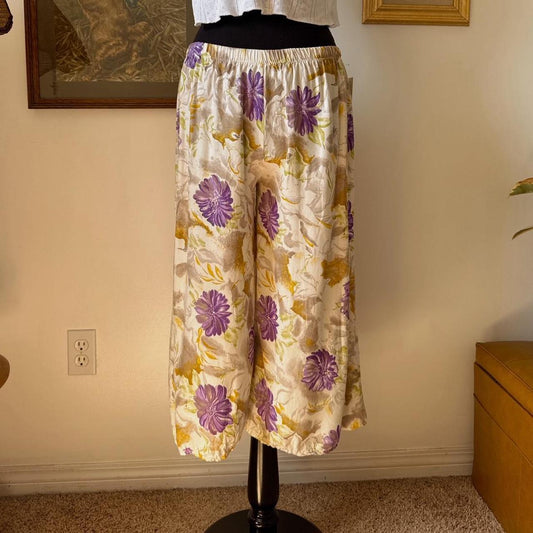 Wide leg flowy capri pants (S)