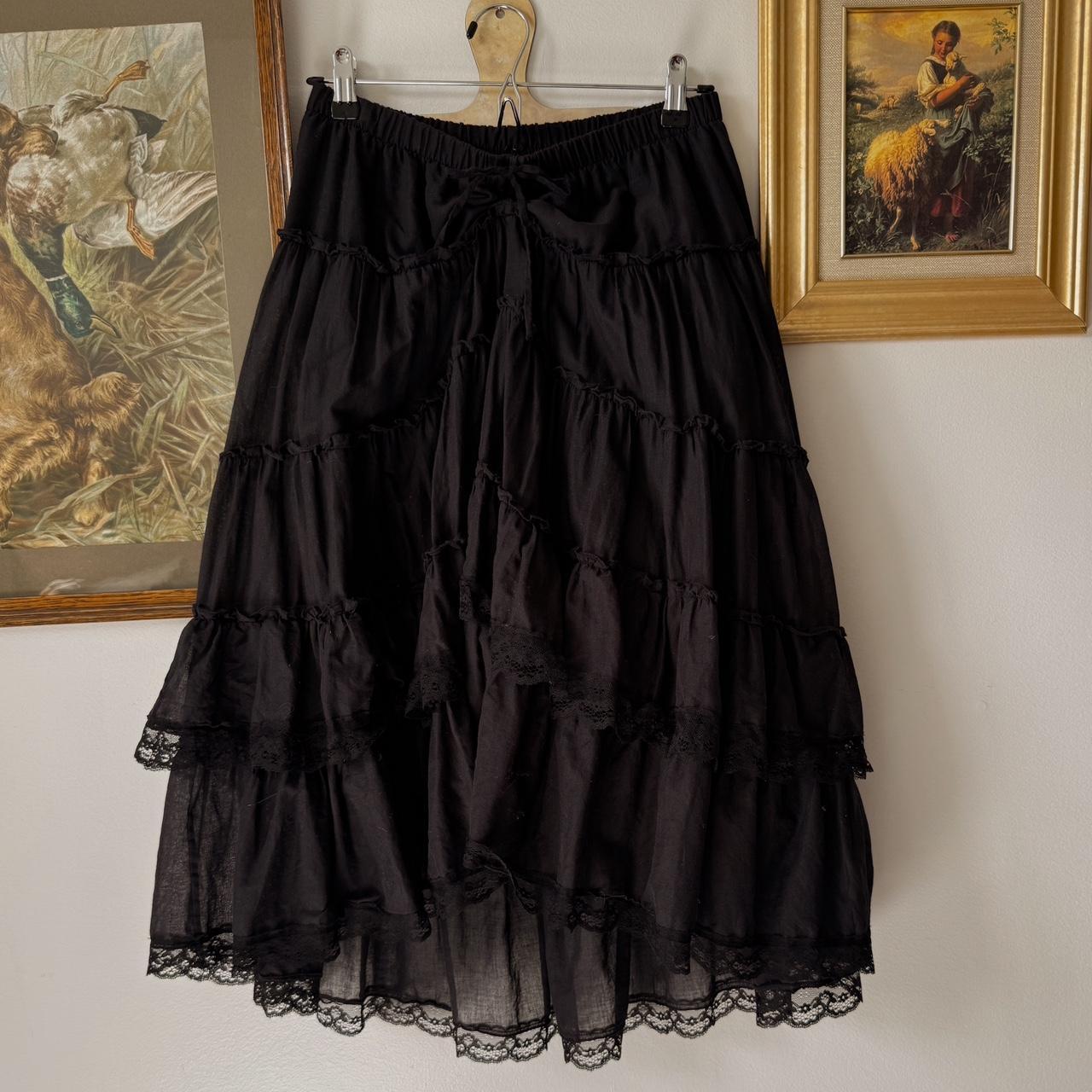 Tiered black lace skirt (M)