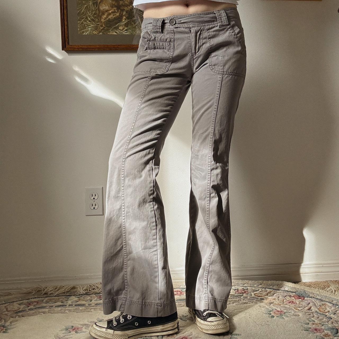 Grey low rise cargo pants (S)