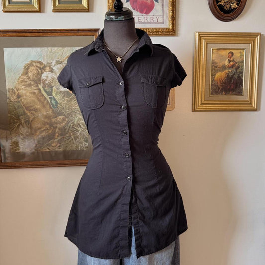 Black cotton cap sleeve button up (M)
