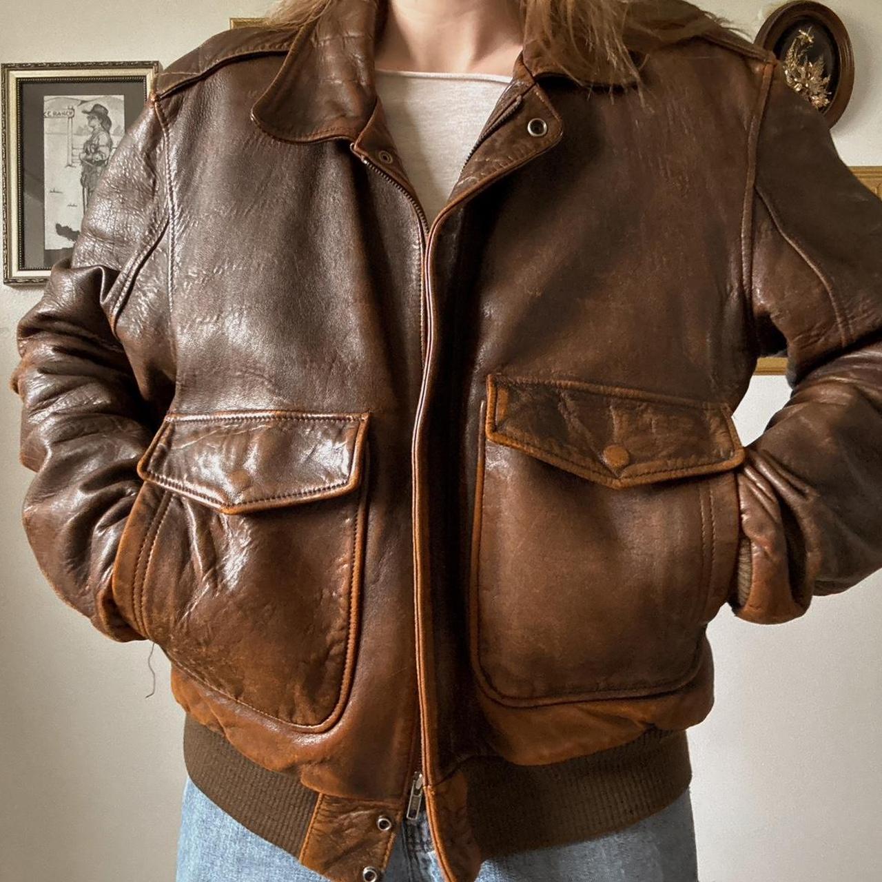 Brown leather bomber jacket (L)