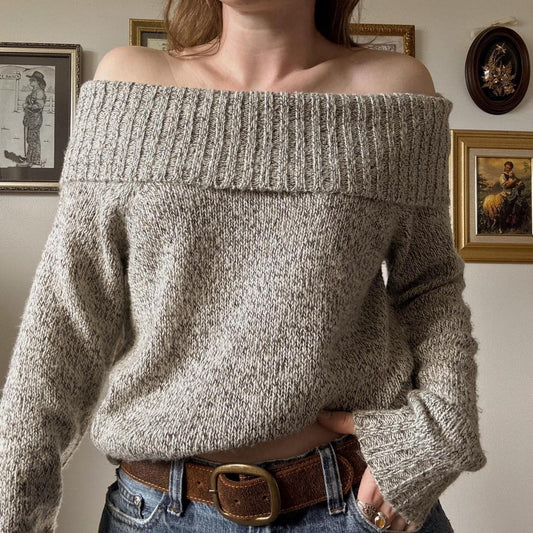 Off the shoulder sweater (M)