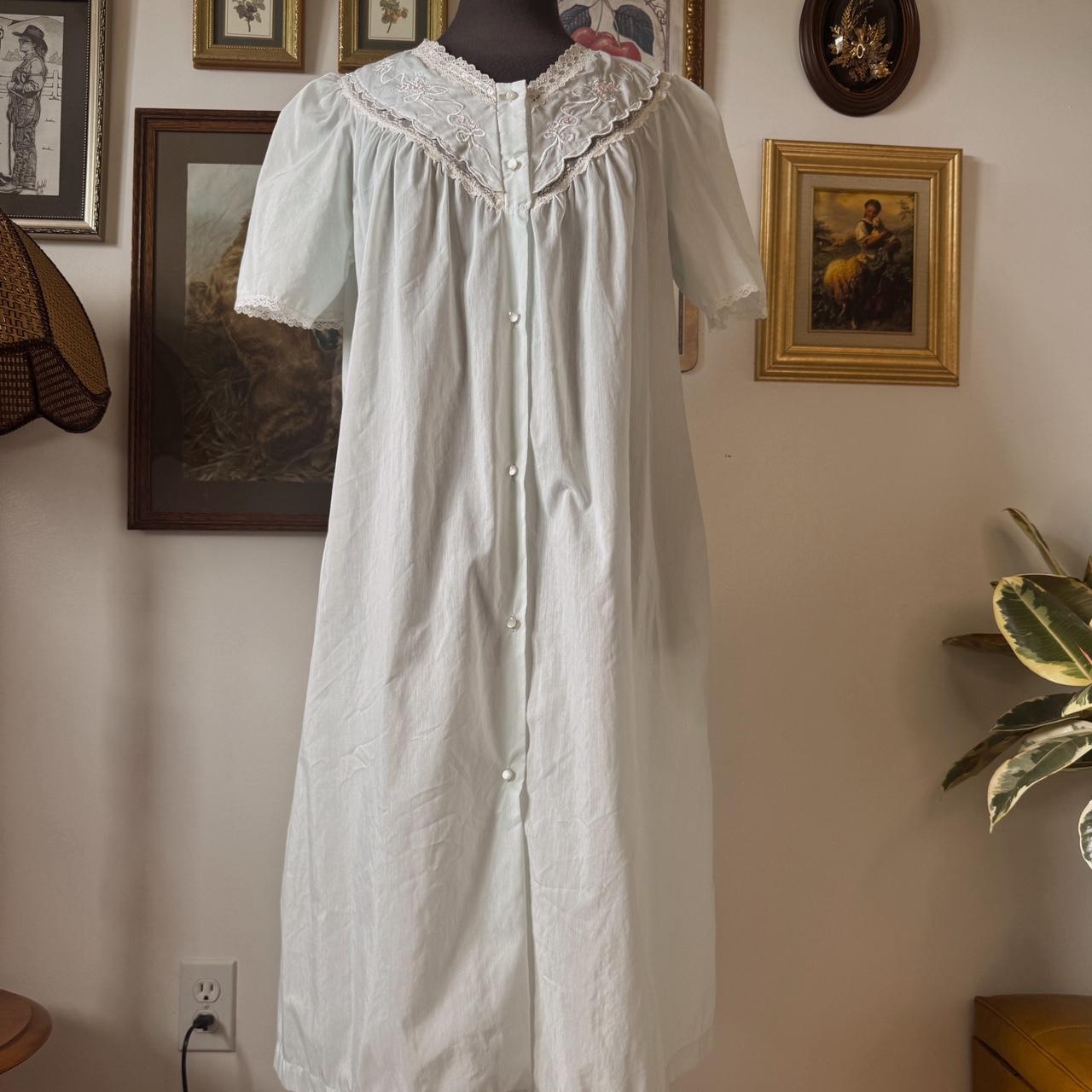 Vintage bow embroidered nightgown (L)