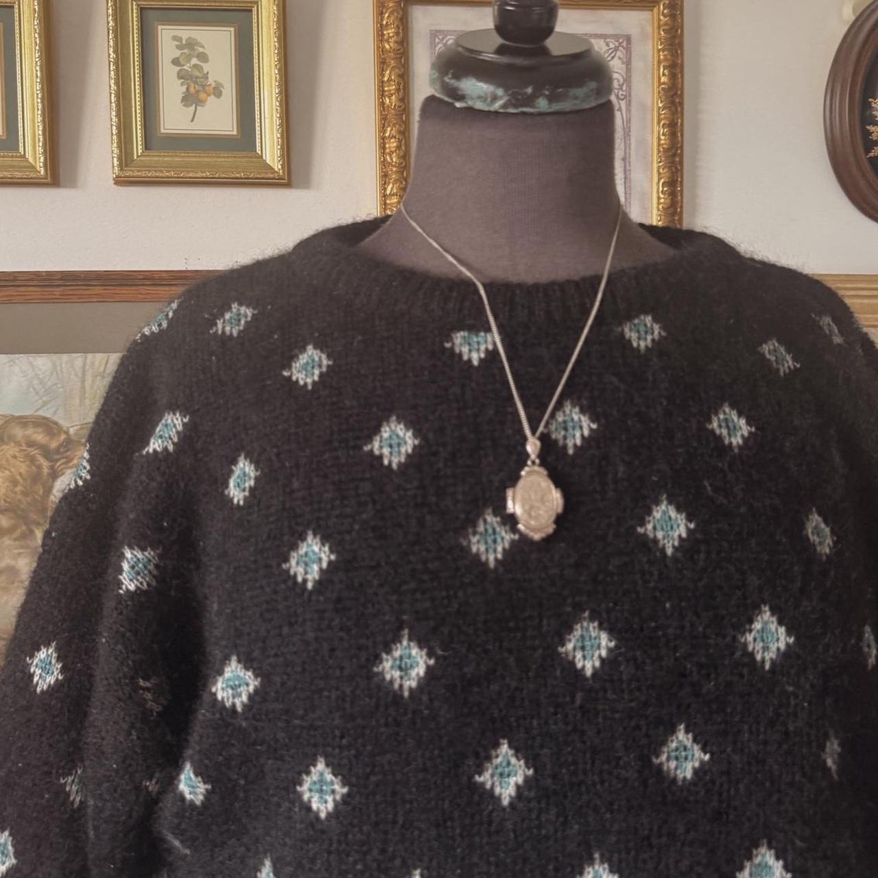 Black diamond vintage knit sweater (S)