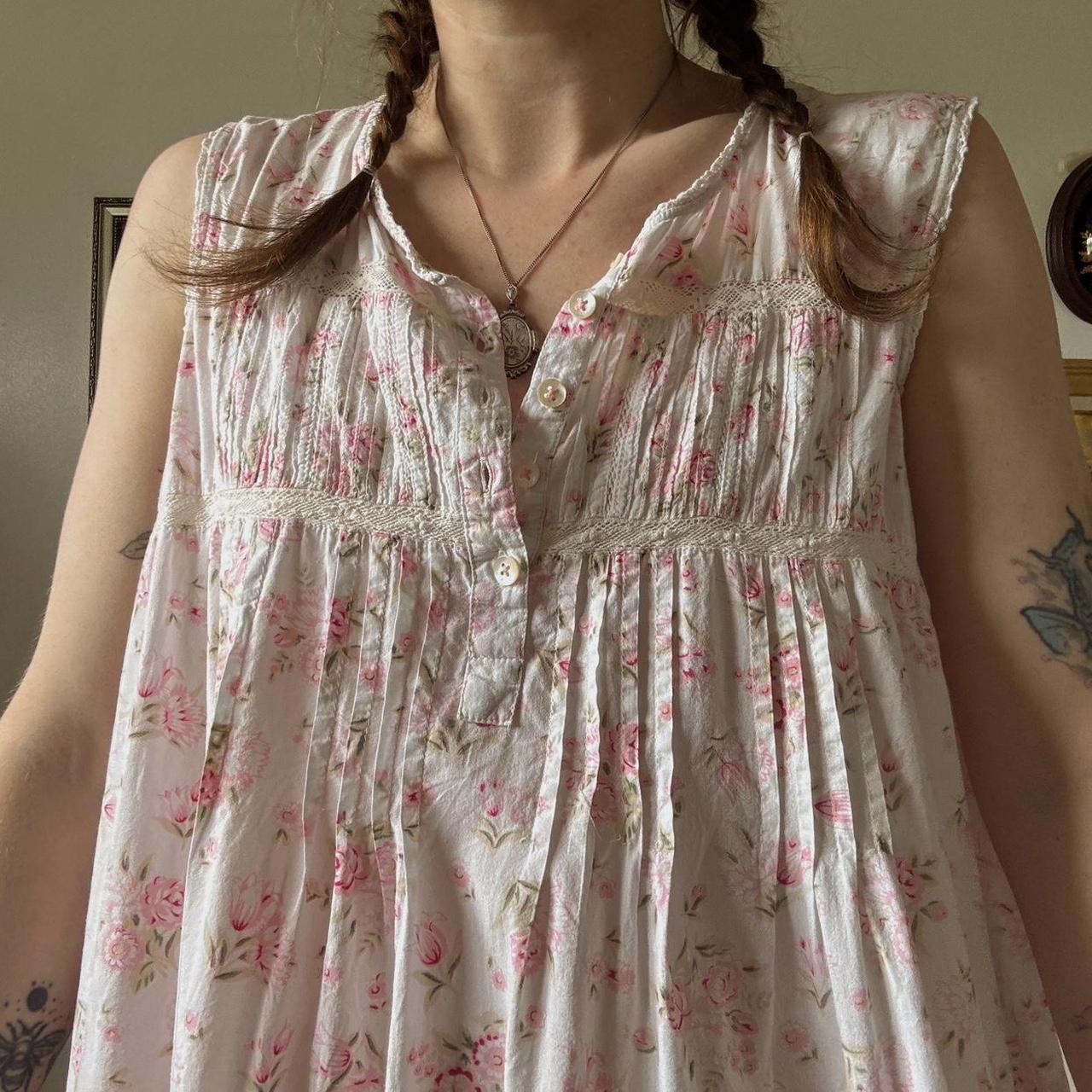 Pink floral nightgown (L)