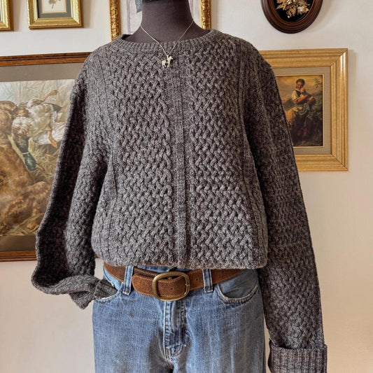 Grey chunky cable knit sweater (XL)