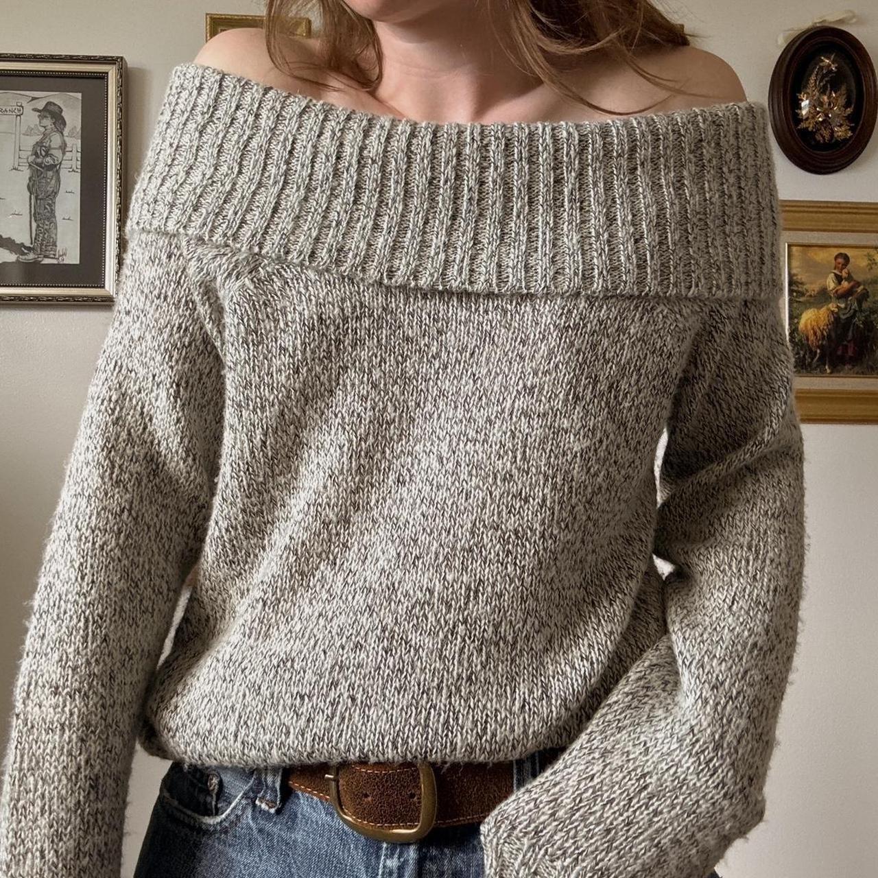 Off the shoulder sweater (M)