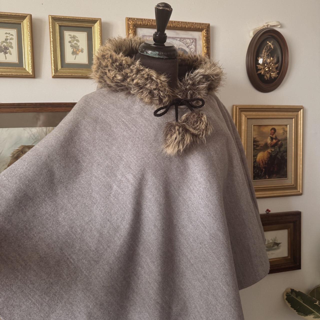 Fur trim vintage poncho (OS)