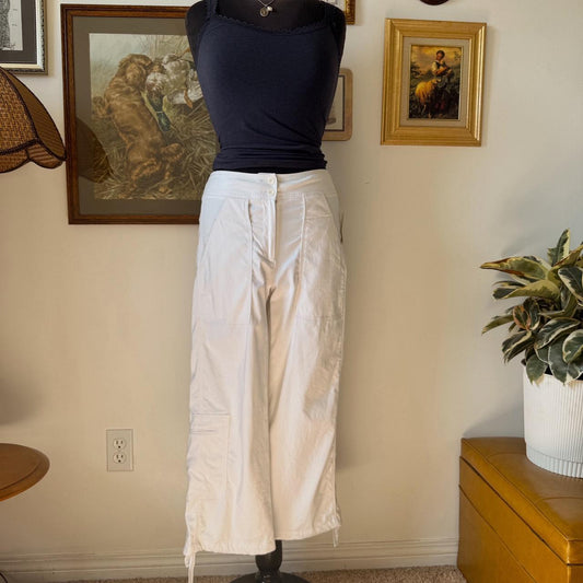 White cargo capri pants (S)