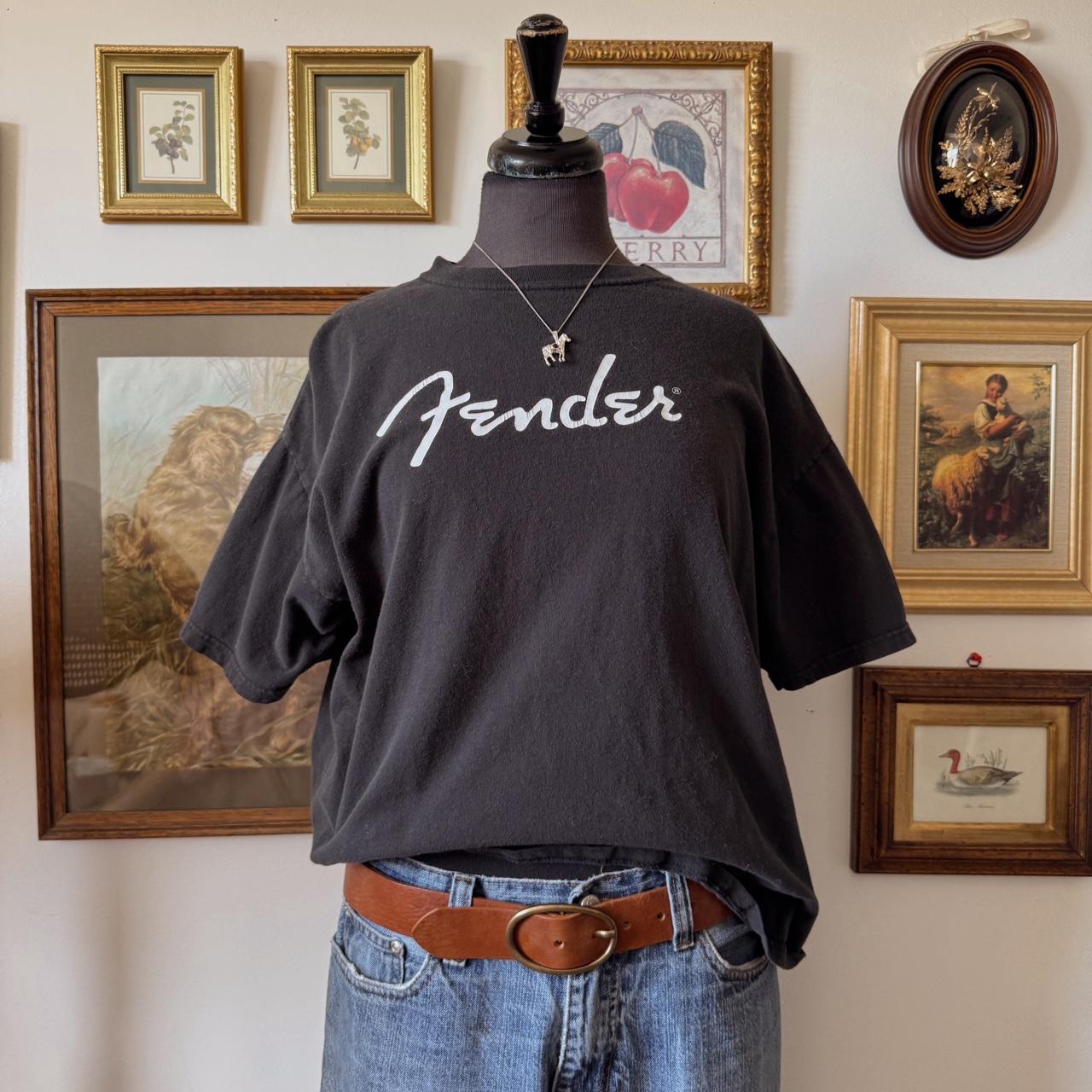 Oversized slouchy 90s fender tee (L)