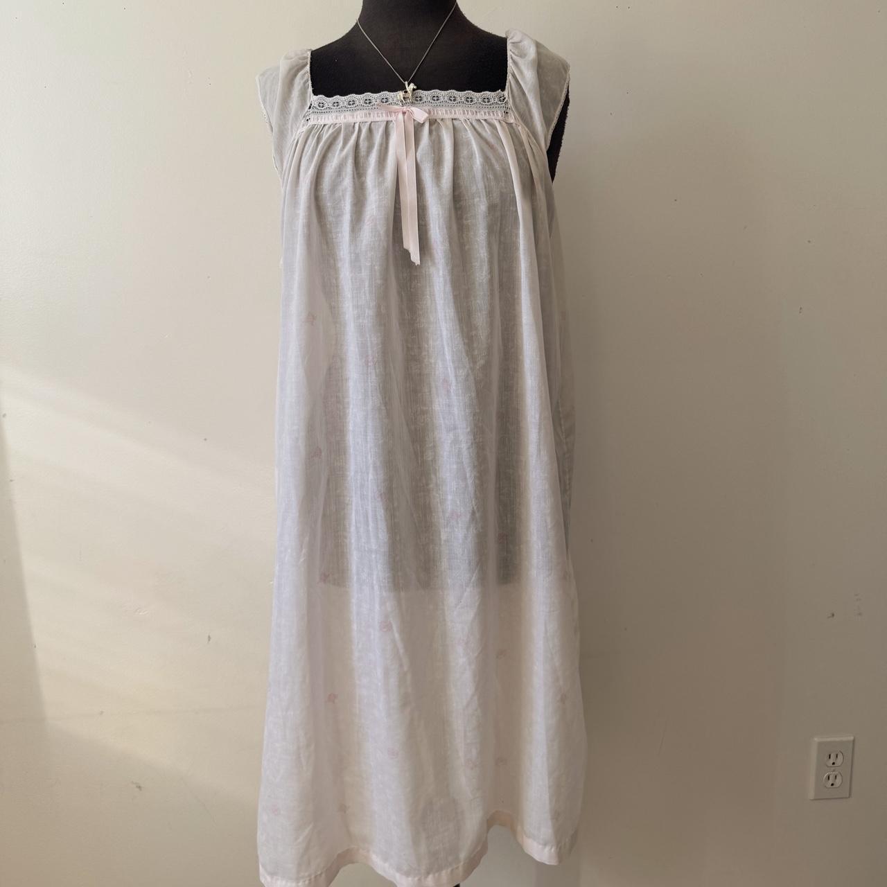 Soft pink cottage lace nightgown (L)