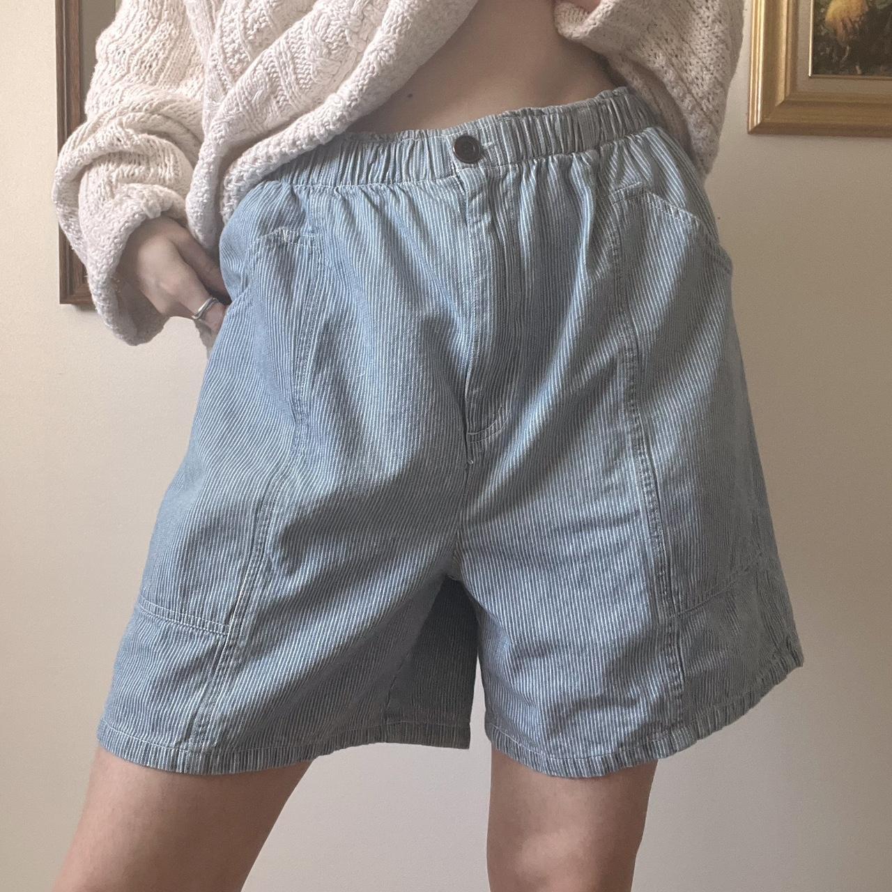 90s coastal striped shorts (XL)