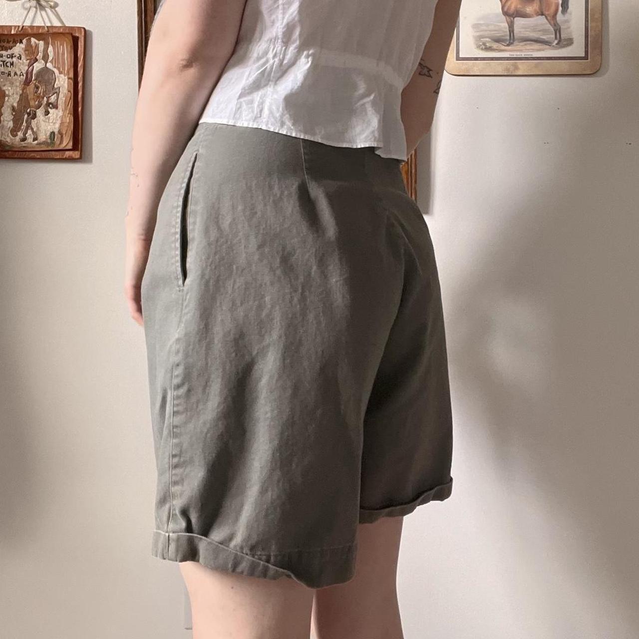 Olive pleated shorts (27")