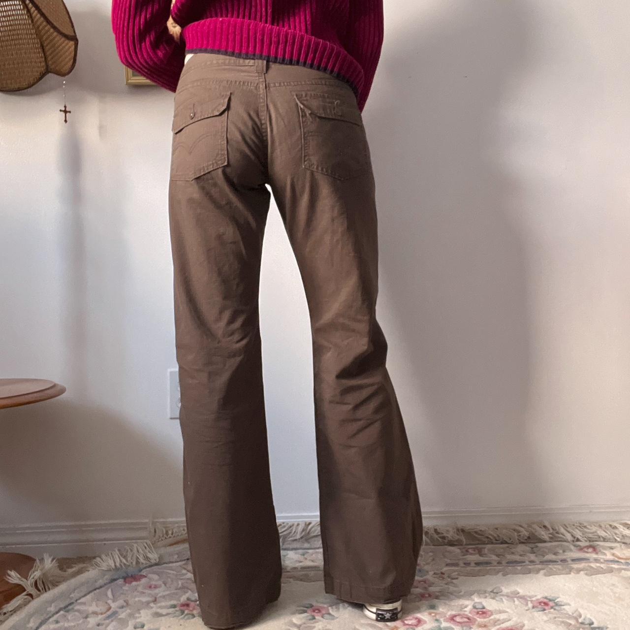 Brown levi's flare pants (M)