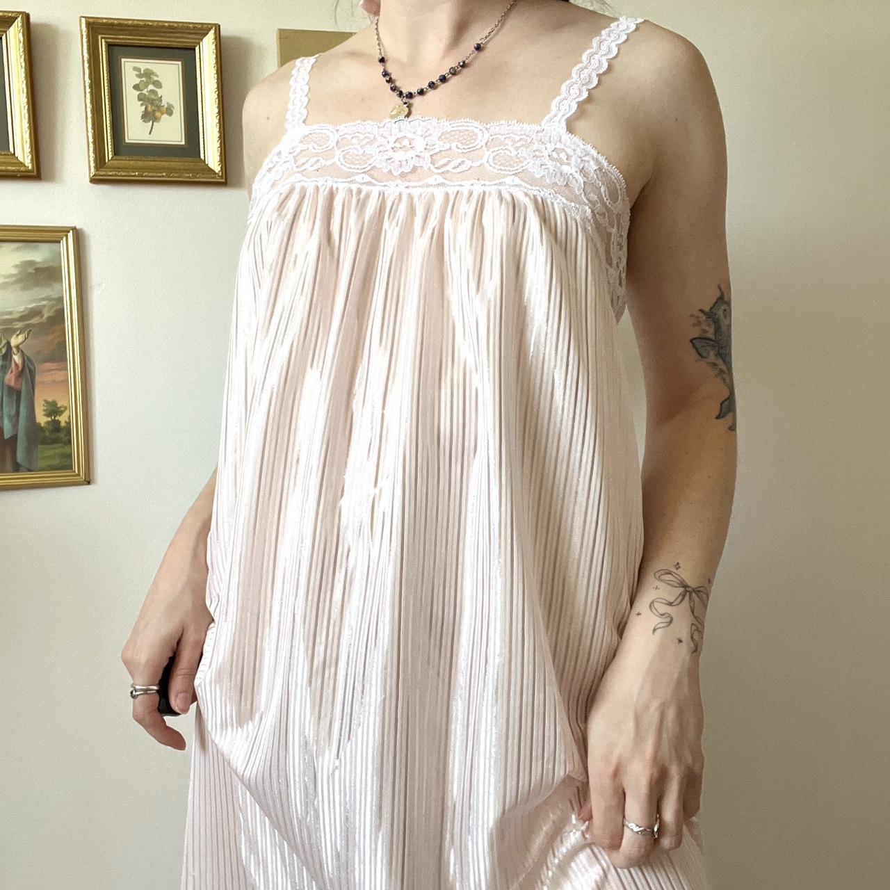 Pink lace nightgown (M)