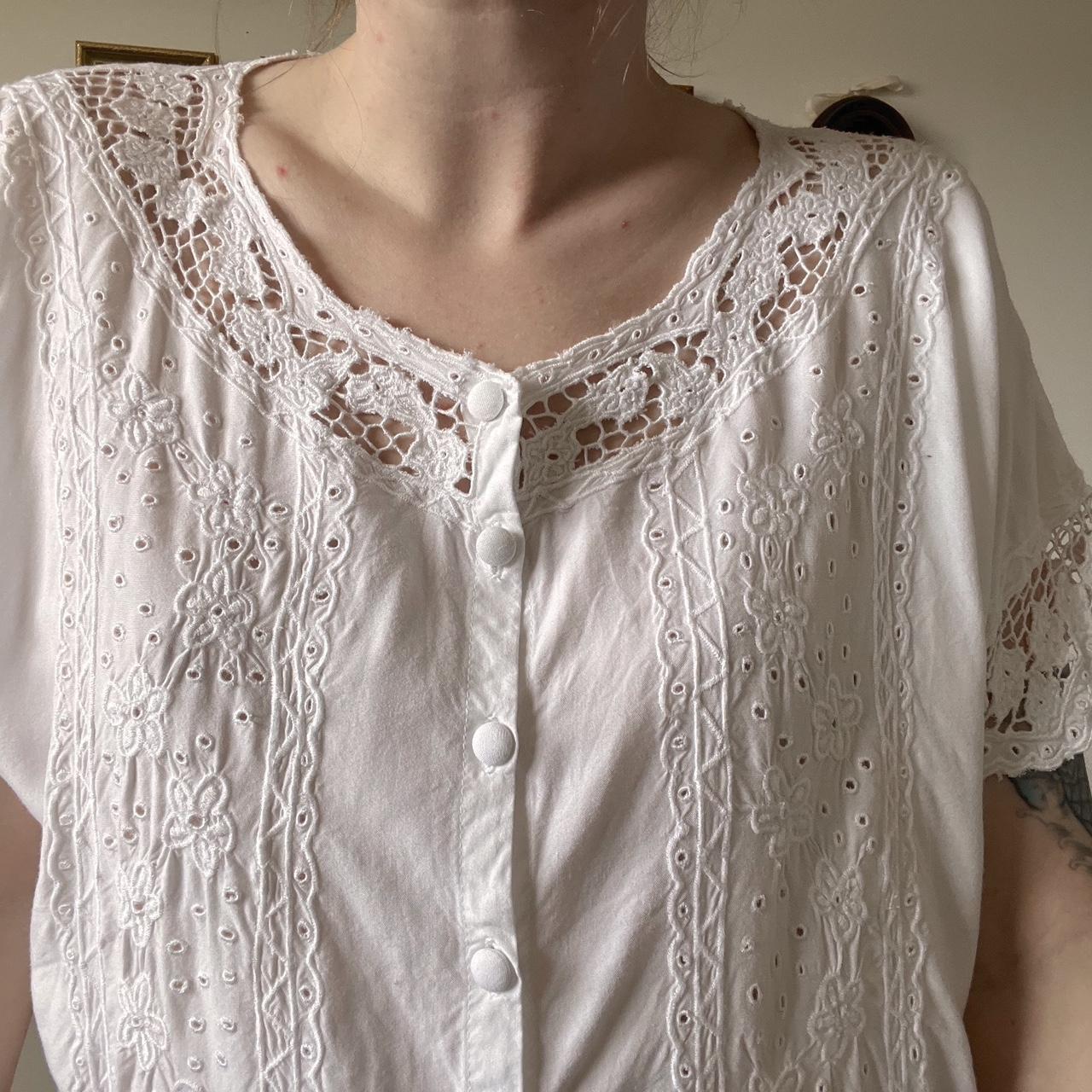 Vintage white lace floral blouse (XL)