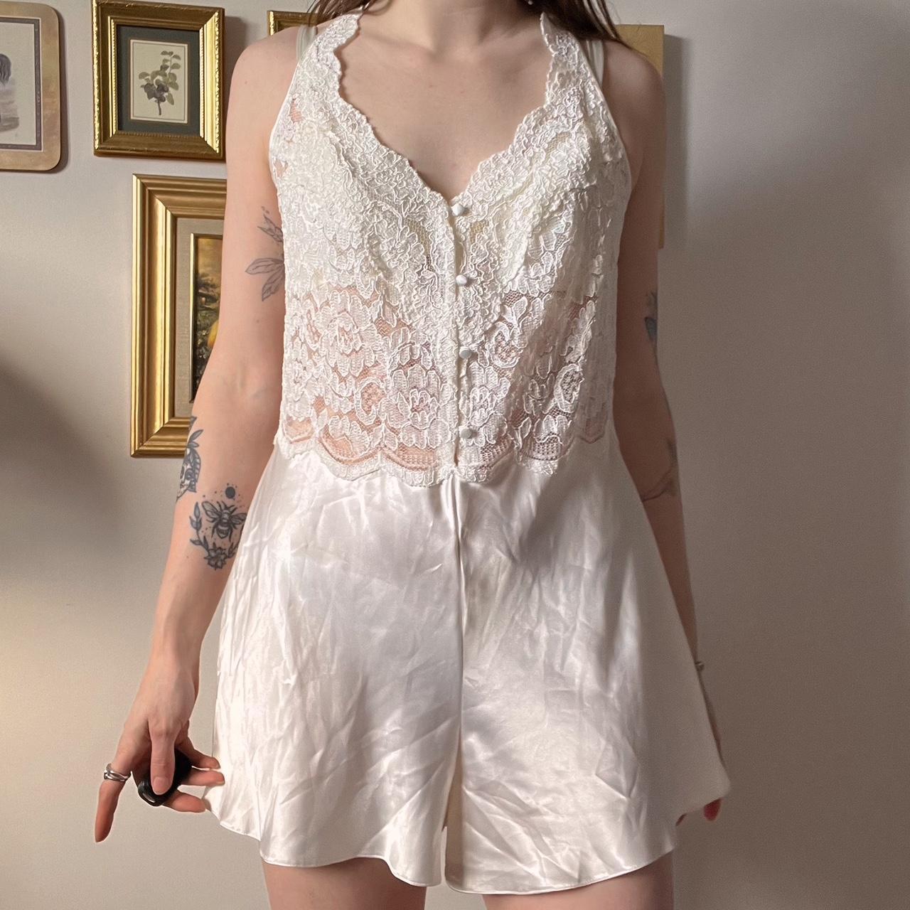 Romantic vintage lace romper (L)