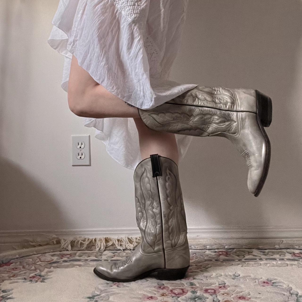 Silver leather cowboy boots (10)