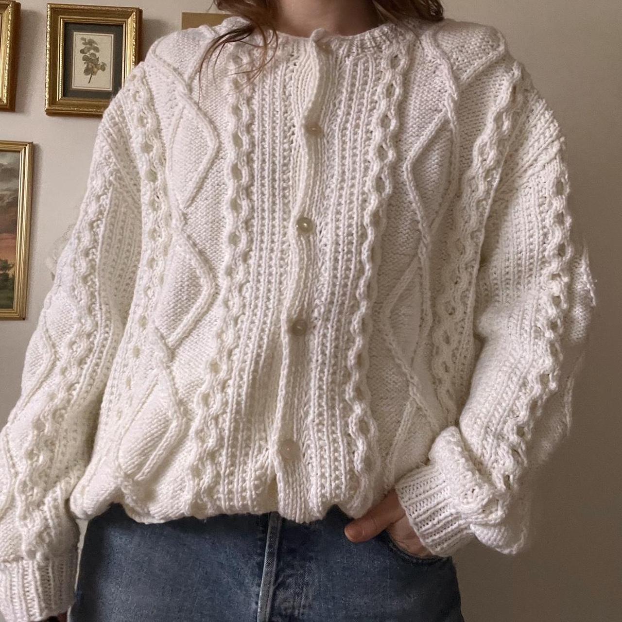 Chunky cream cable knit cardigan (L)