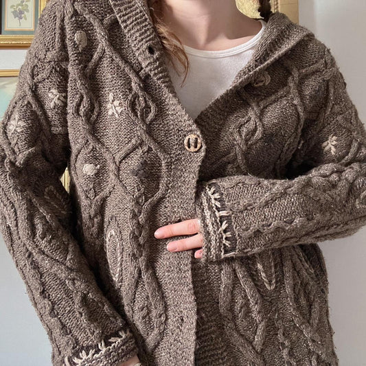 Vintage chunky knit flower cardigan (M)