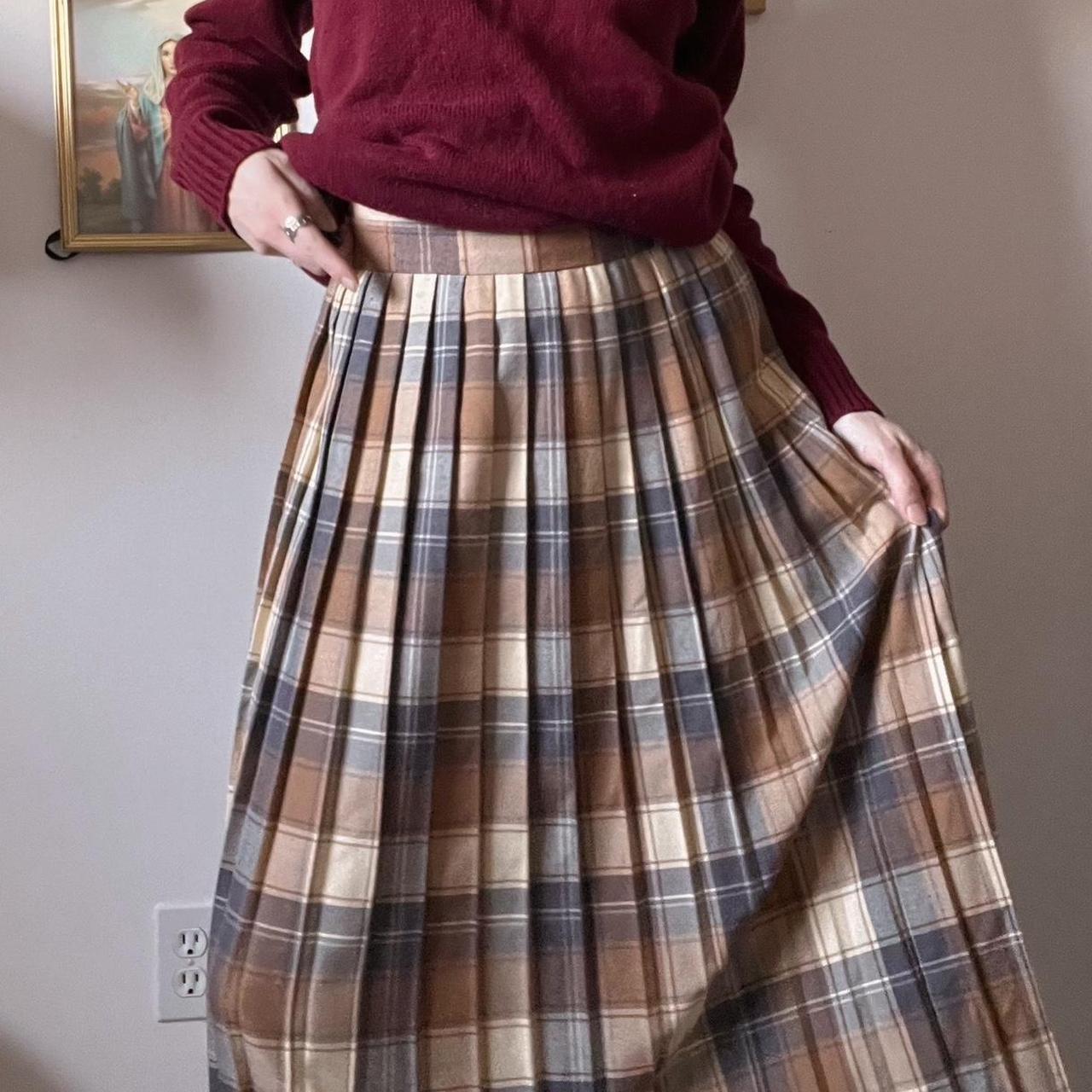 Pleated checkered maxi skirt (L)