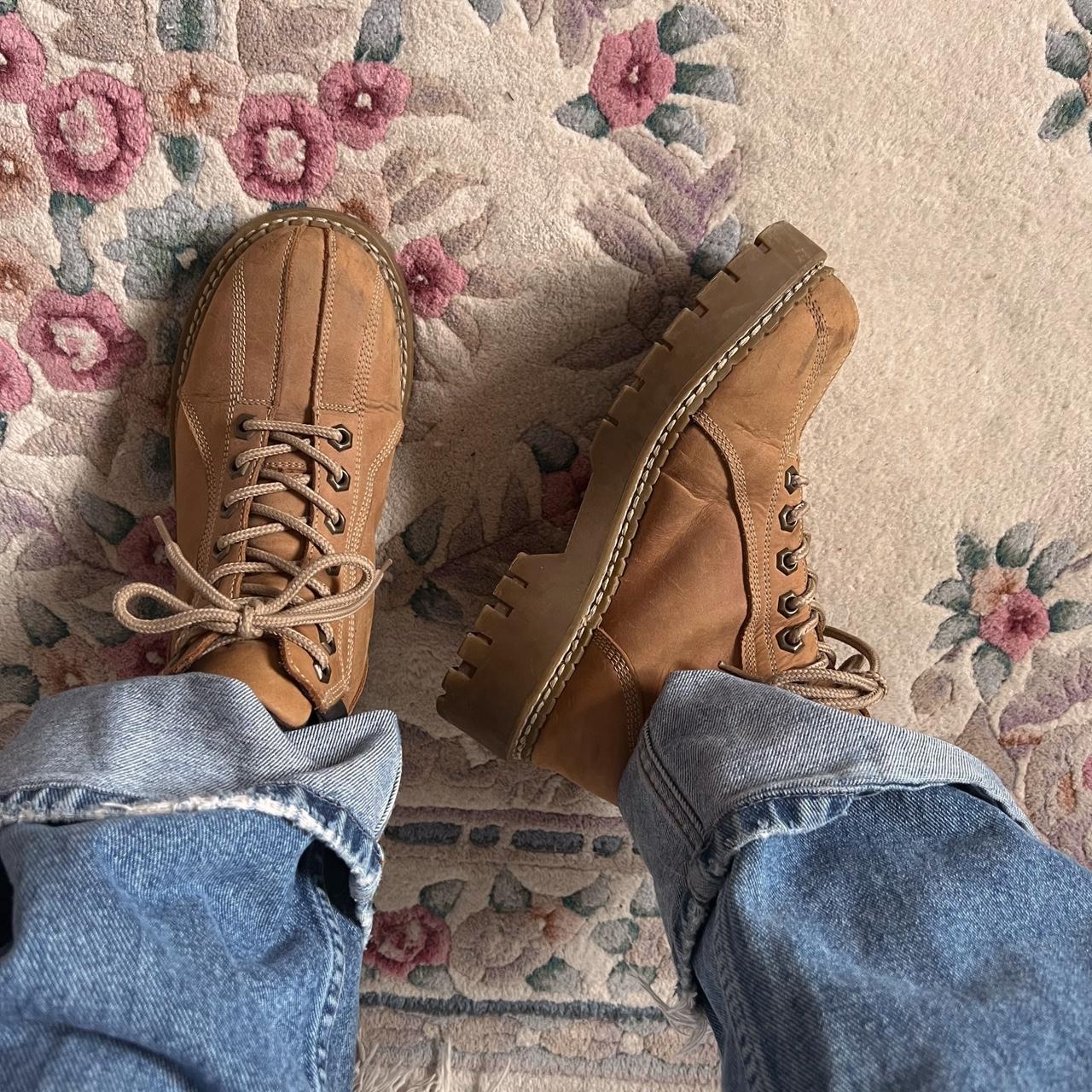 Chunky tan hiking boots (8)