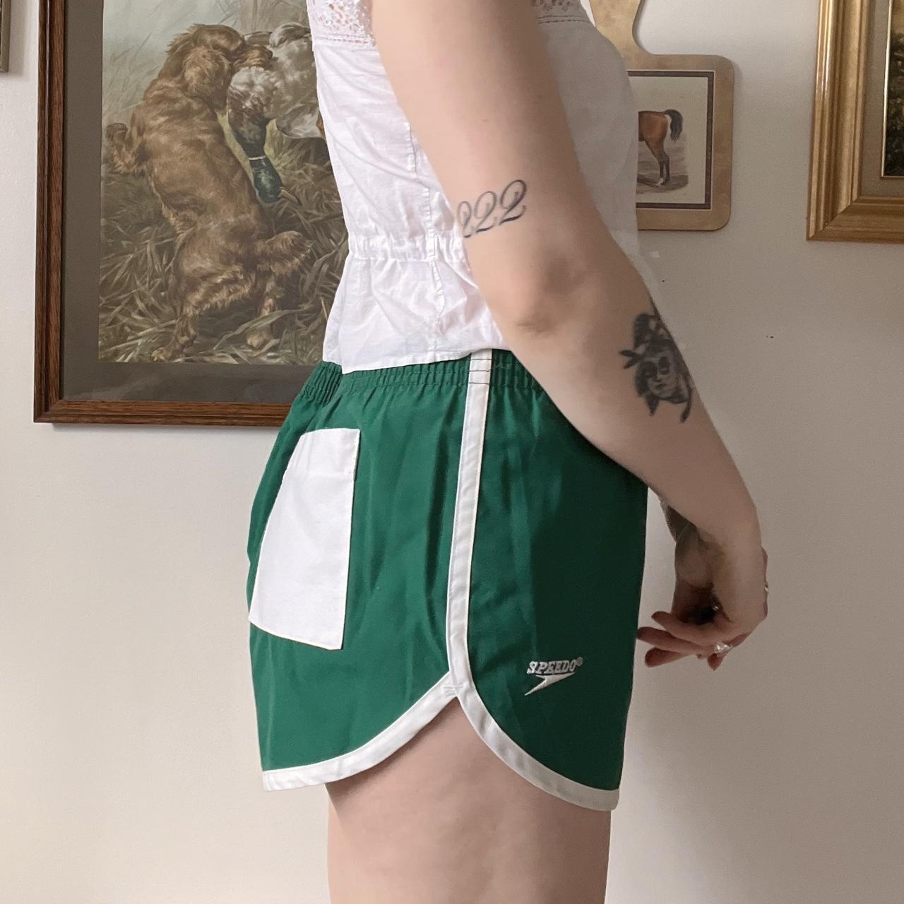 90's green track shorts (M)