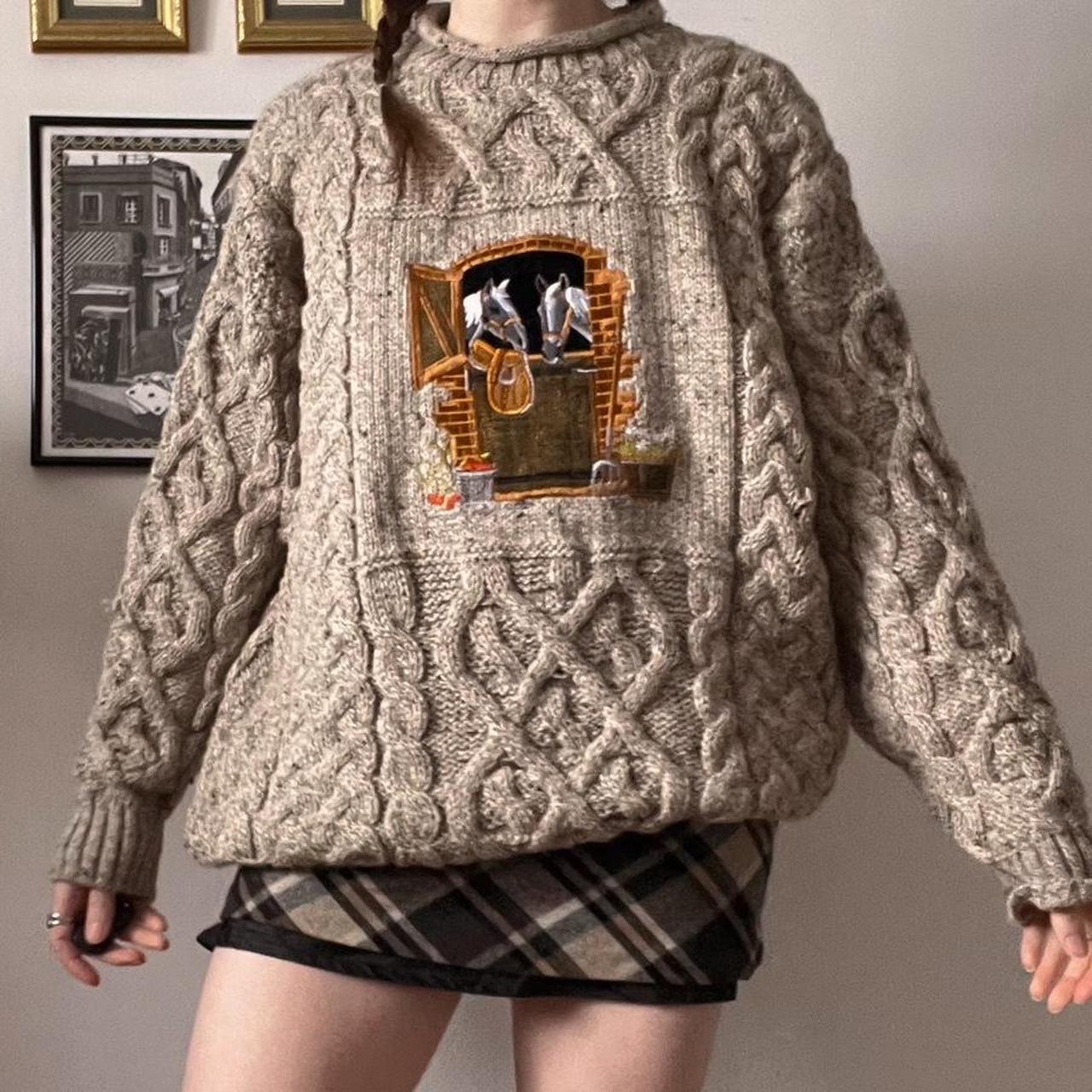 Chunky cable knit horse sweater (L)