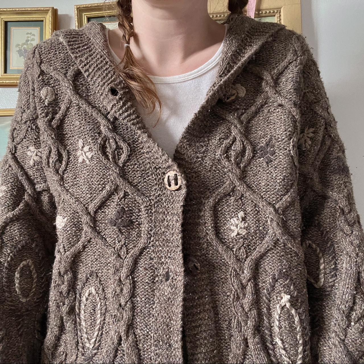 Vintage chunky knit flower cardigan (M)