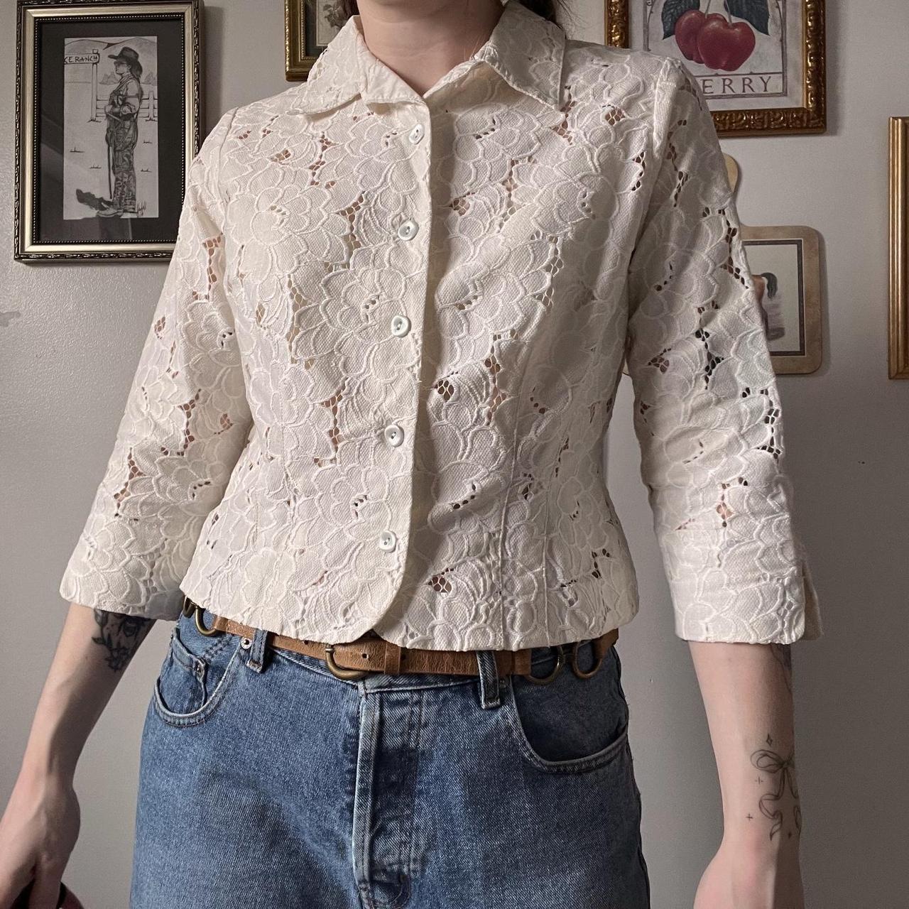 Little lace button up top (M)