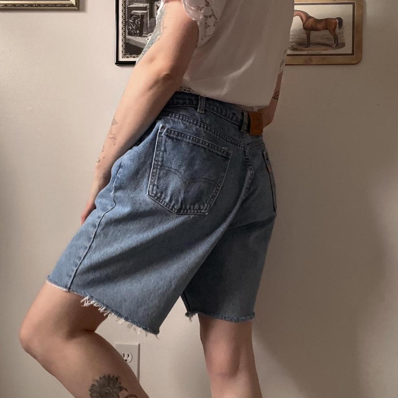 Vintage Levi's denim shorts (34")