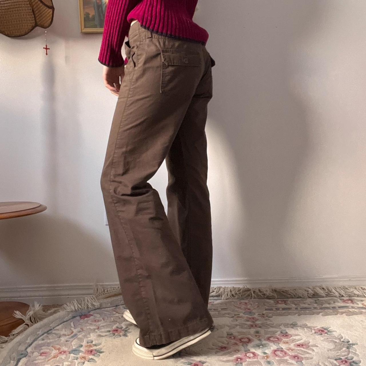 Brown levi's flare pants (M)