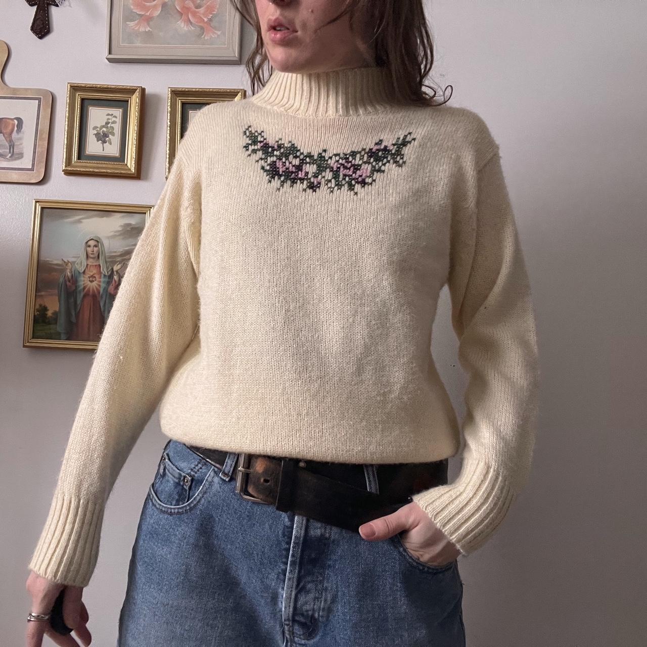 Floral cross stitch sweater (S)