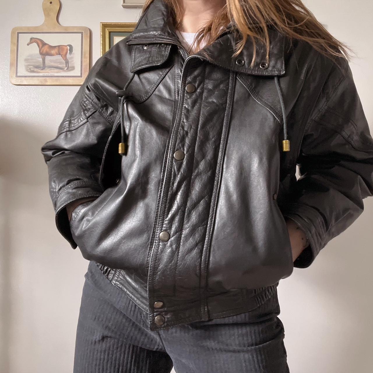 Black leather bomber jacket (M)