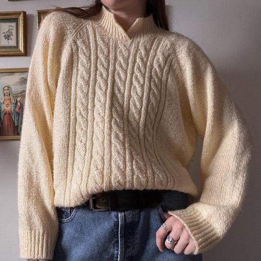 Buttercream cable knit sweater (L)