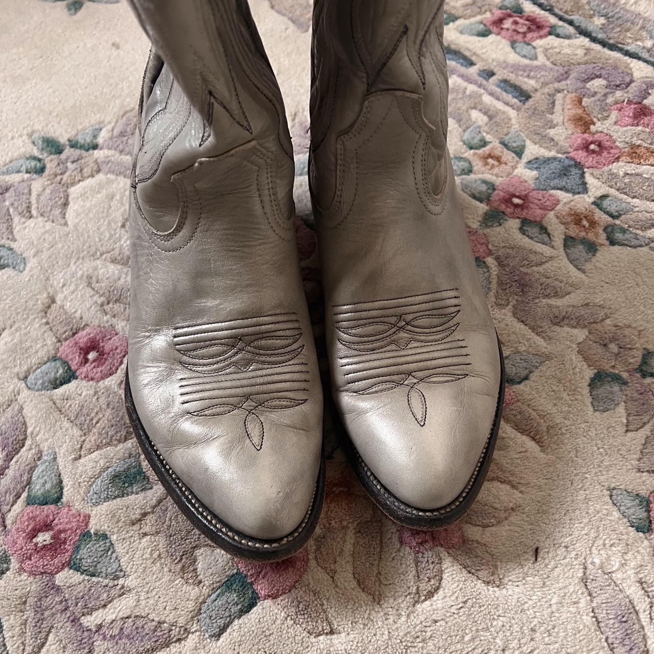 Silver leather cowboy boots (10)