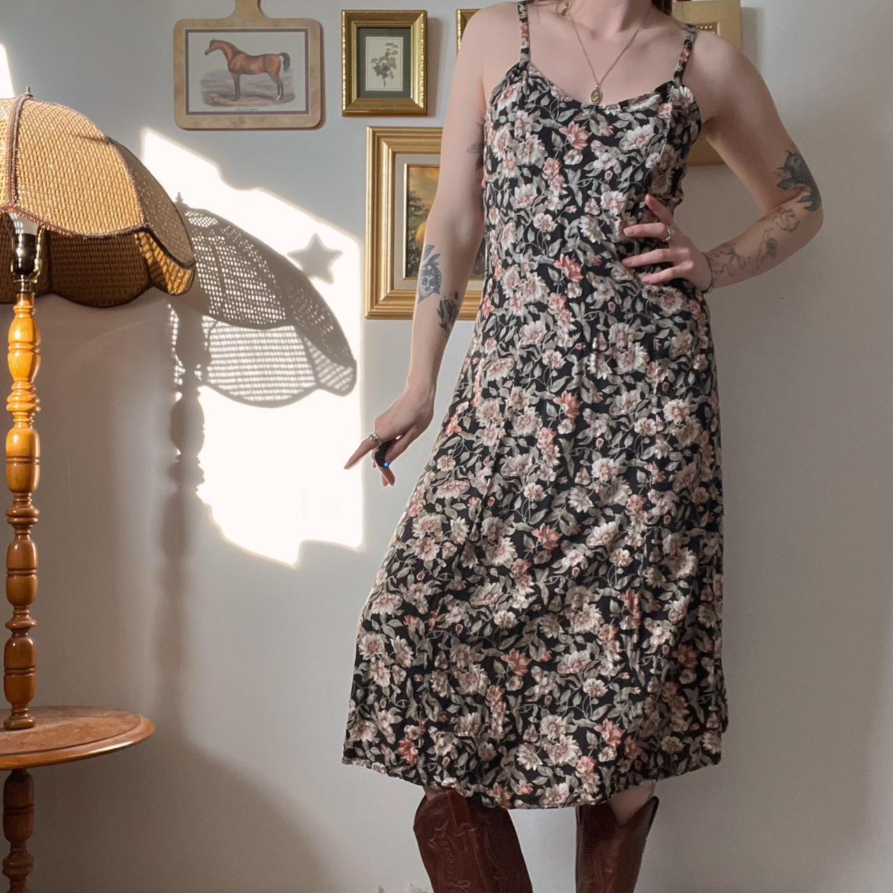 Dark floral midi dress (M)