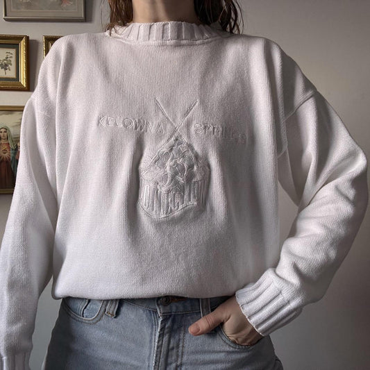 Soft white embroidered knit sweater (M)