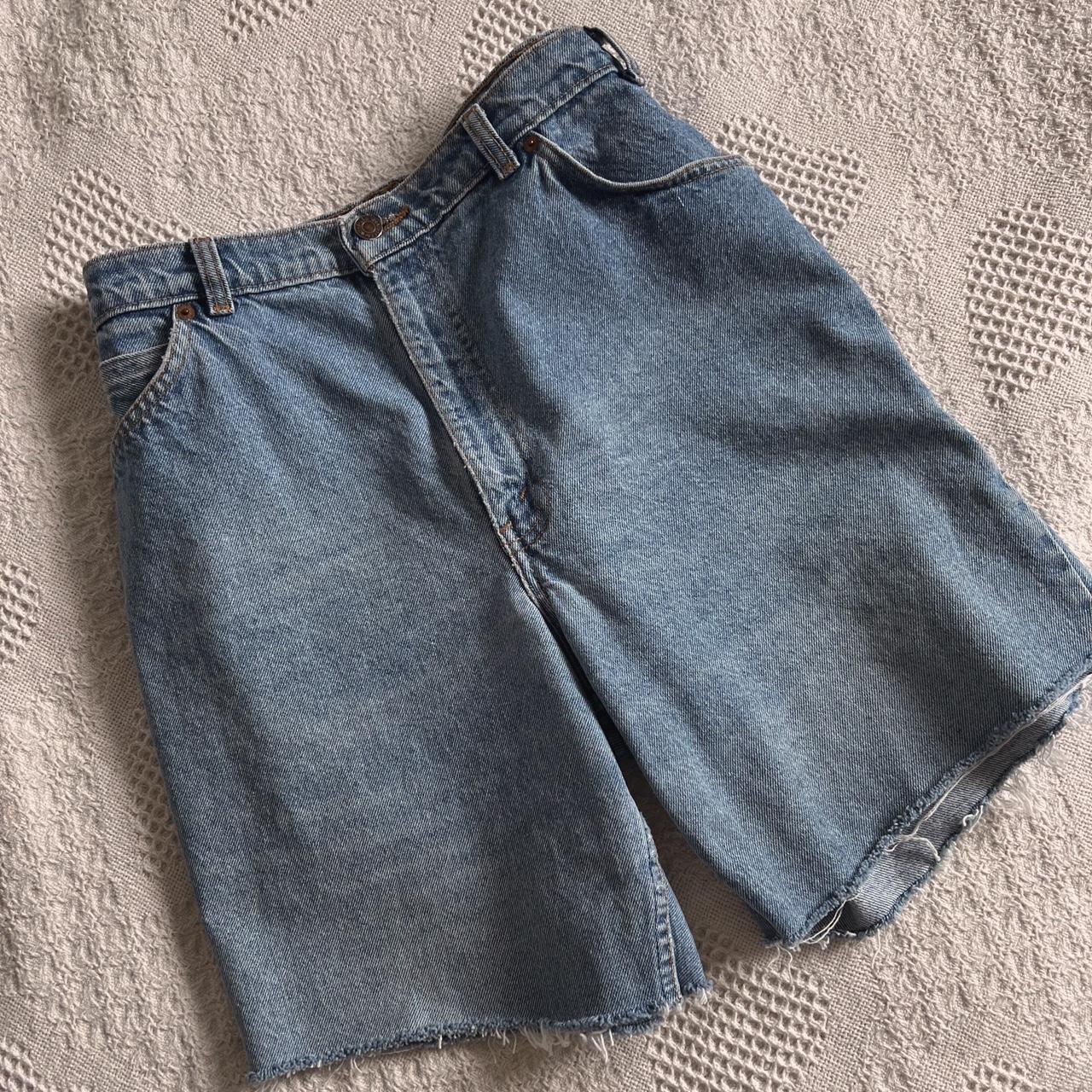 Vintage Levi's denim shorts (34")