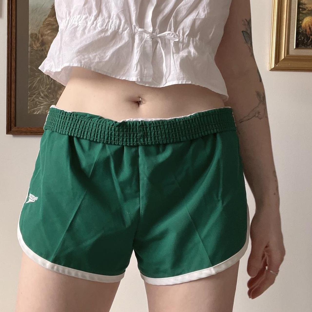 90's green track shorts (M)