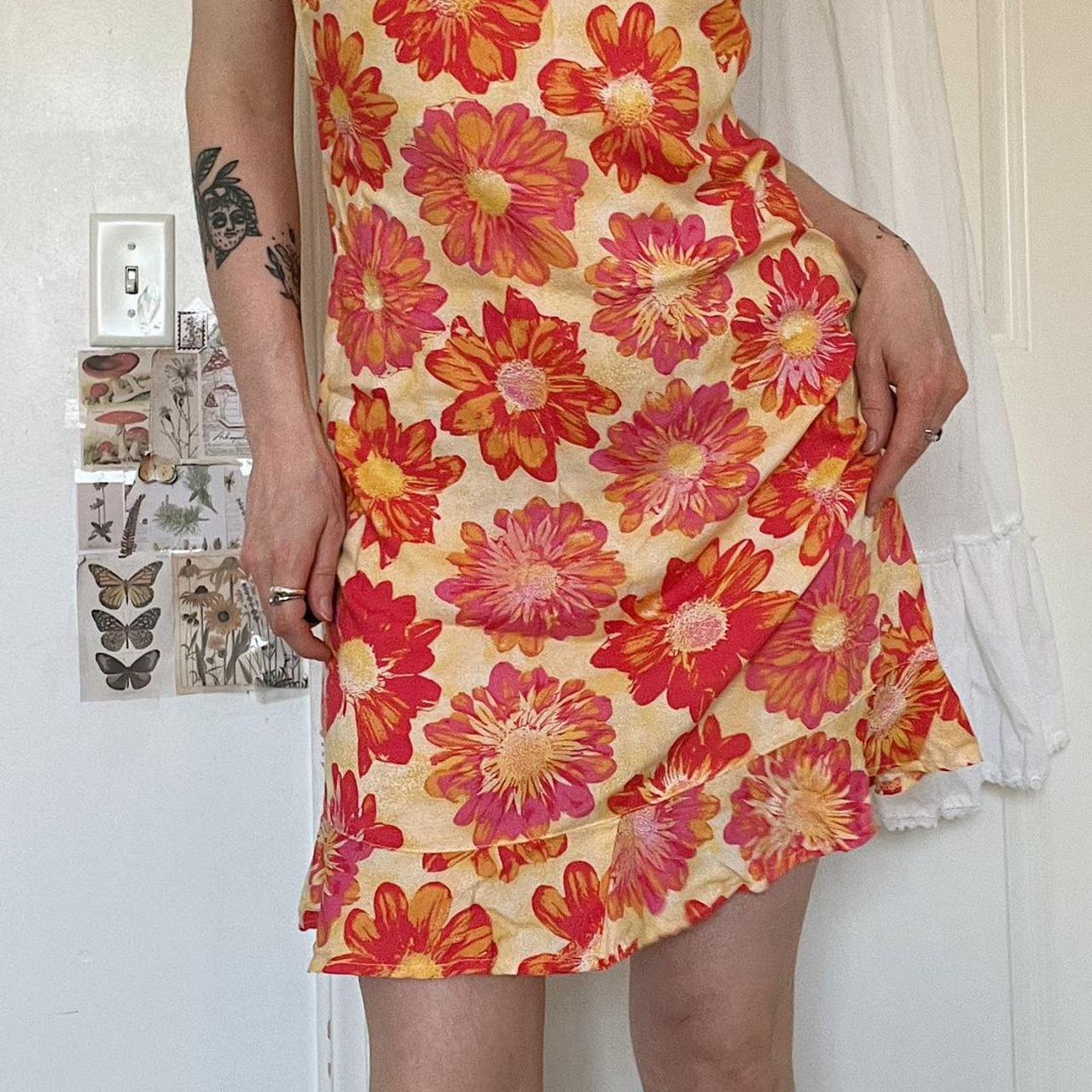 Pink floral mini dress (M)