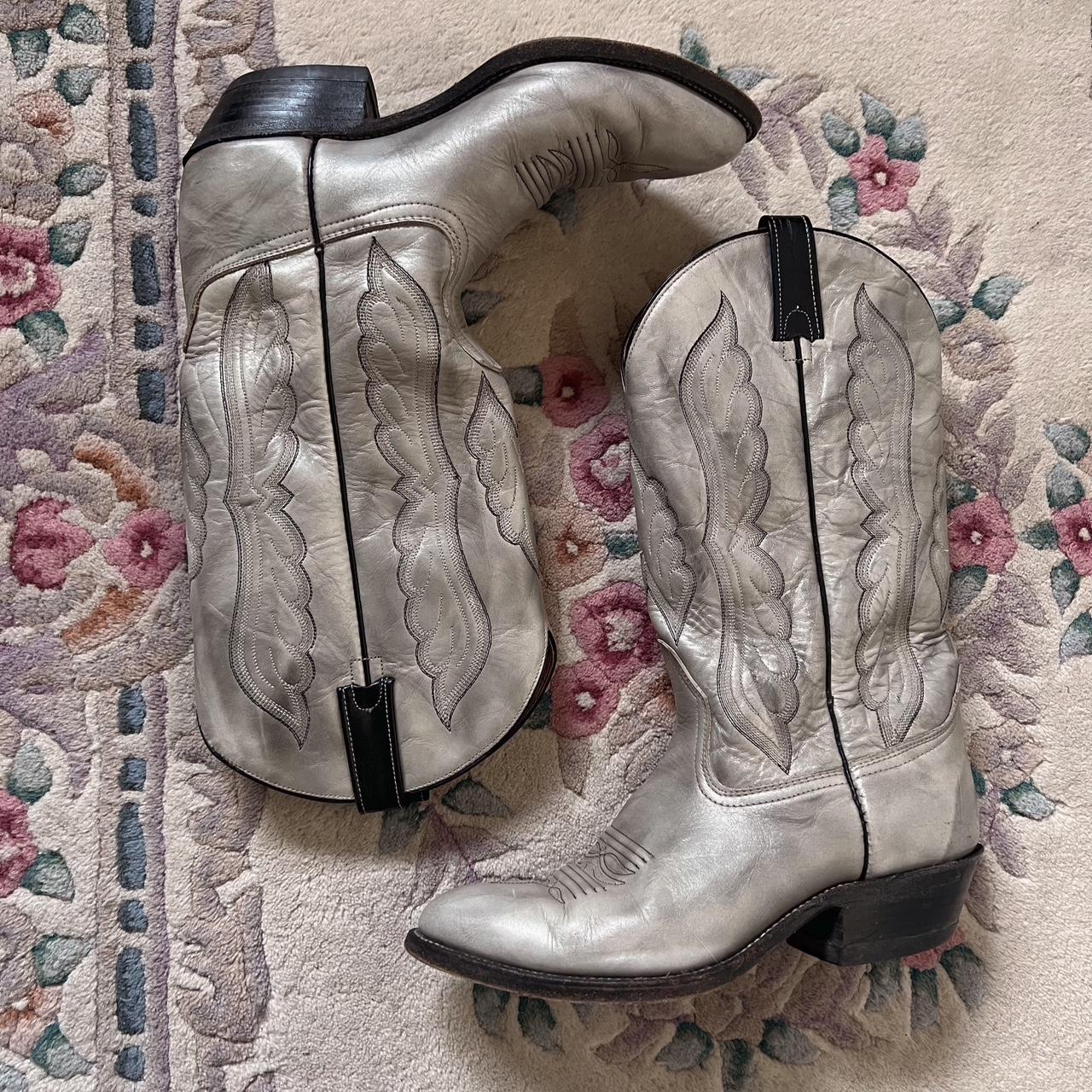 Silver leather cowboy boots (10)