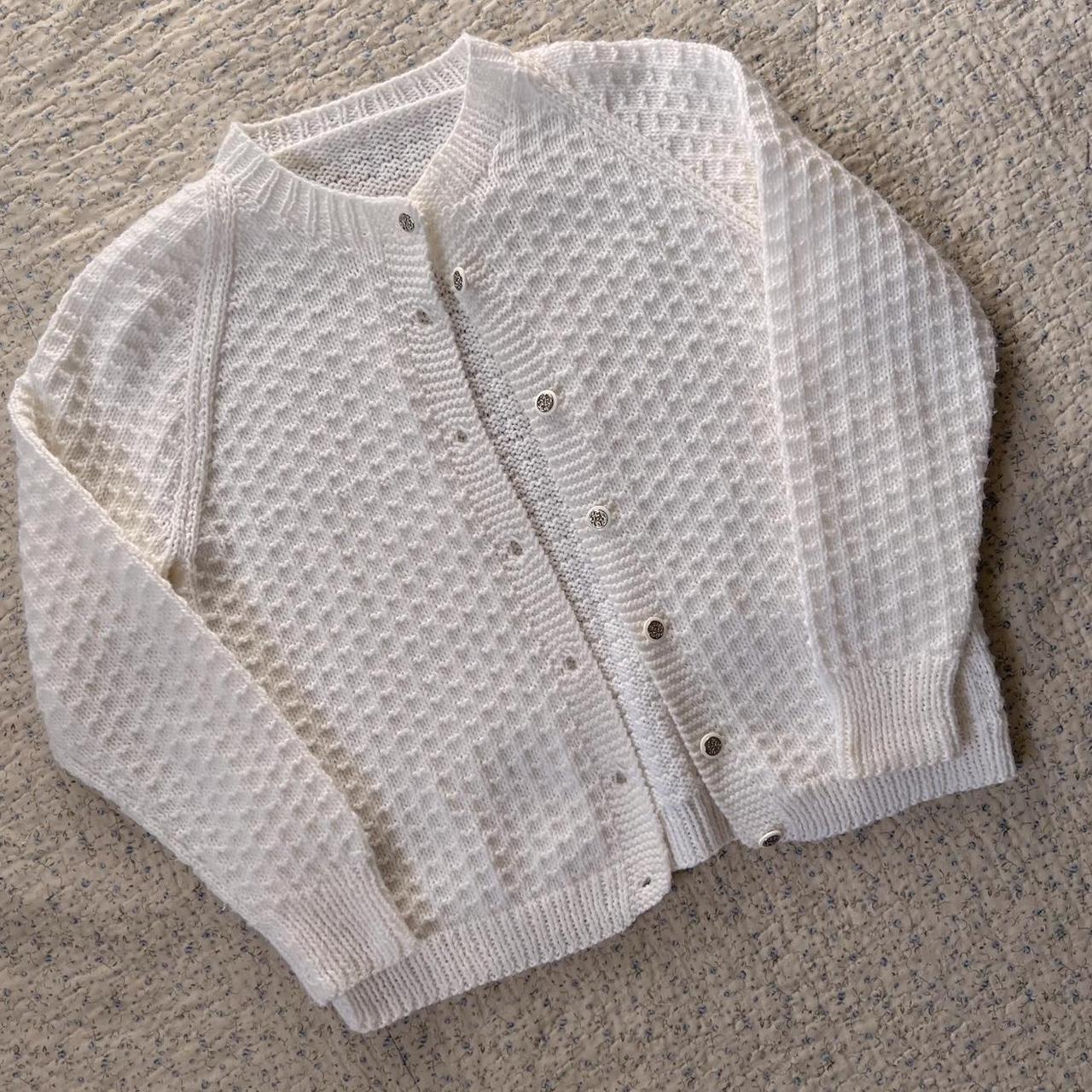 White textured knit cardigan (S/M)