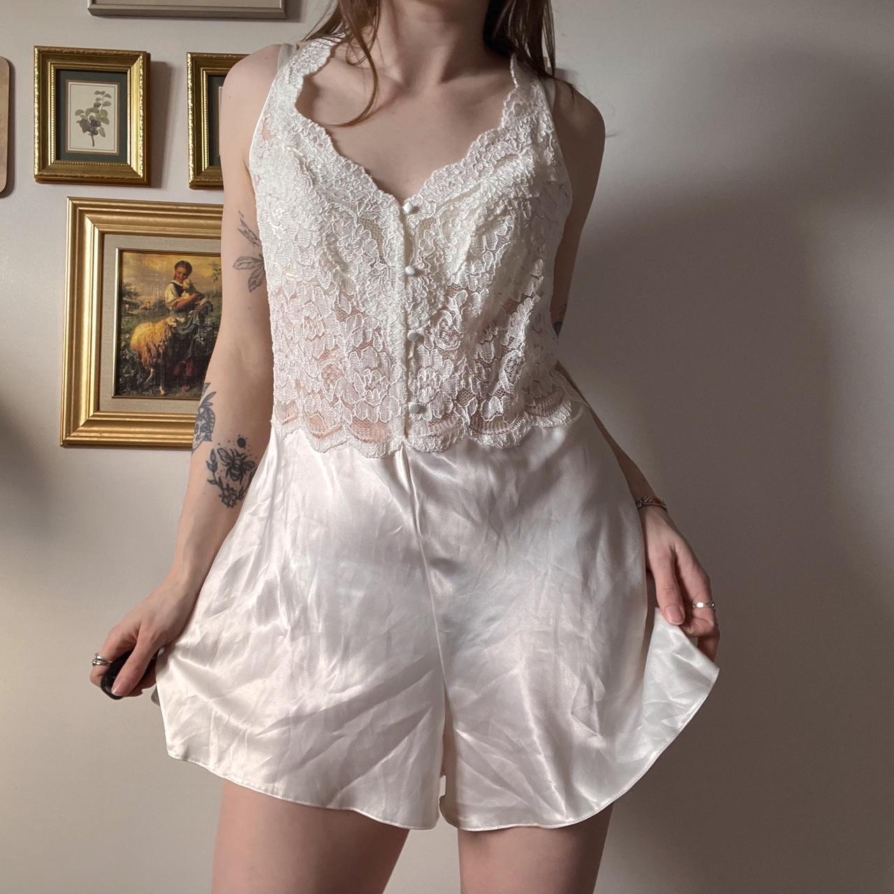 Romantic vintage lace romper (L)