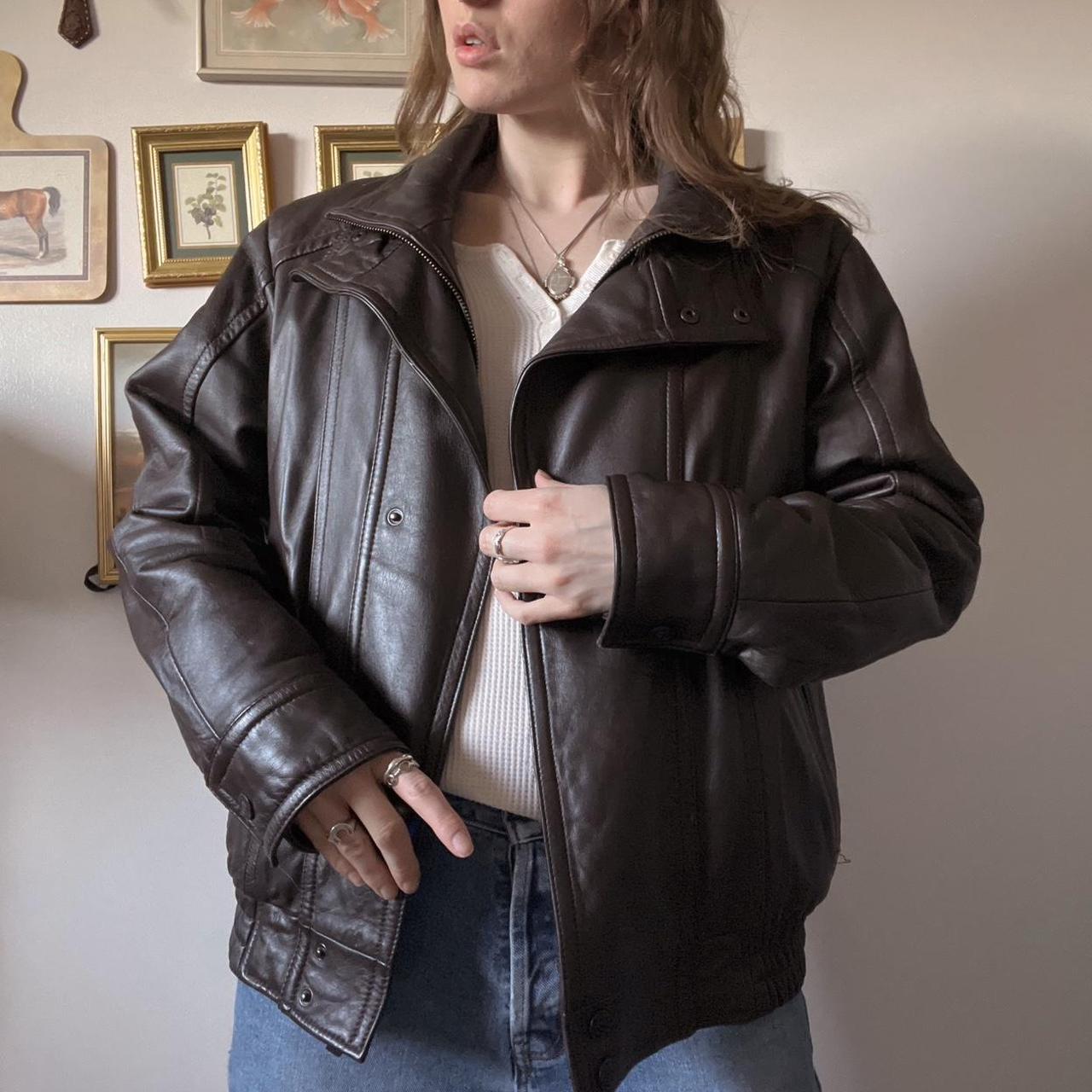 Brown leather bomber jacket (M)